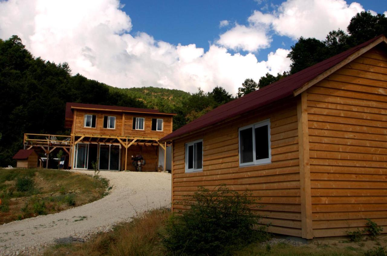 Ferma Albanik Hotel Kelcyre ภายนอก รูปภาพ
